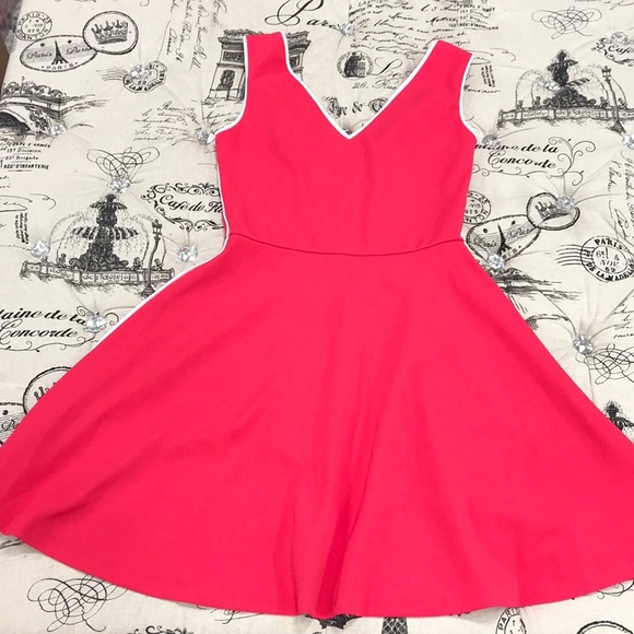 Love...Ady Contrast Trim V-Neck Skater Dress - Picture 3 of 5